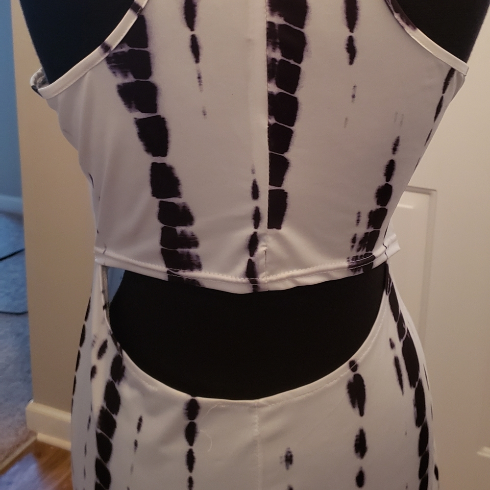 Dress - Picture 6 of 8